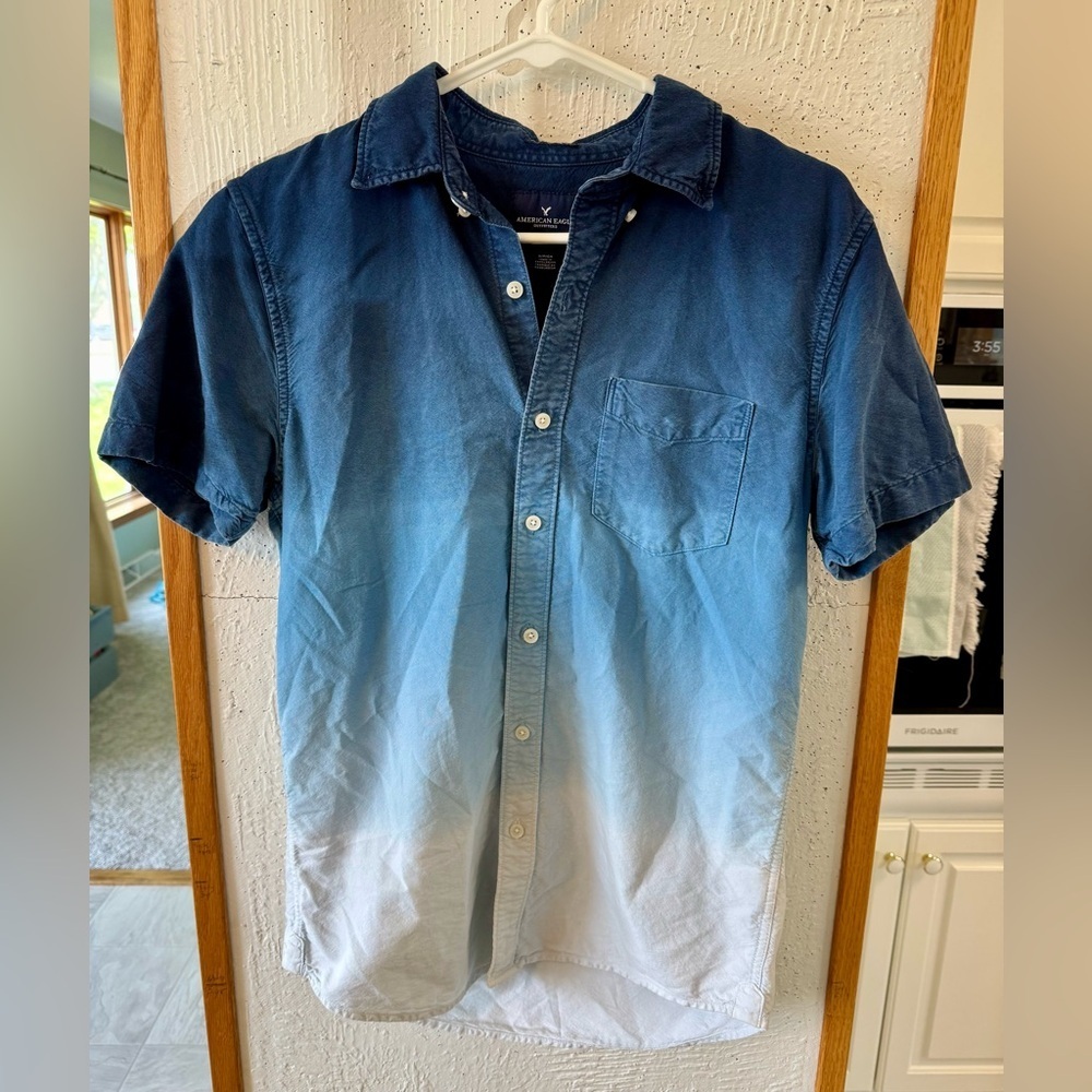 American Eagle Outfitters Blue Ombre Casual Shirt